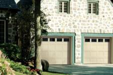 Want some TRADITIONAL Garage Door Inspiration? This is the right place!
